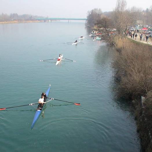Base nautique sur un fleuve